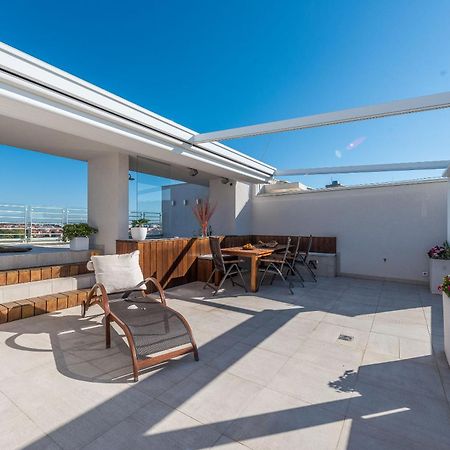 Penthouse With Roof Terrace With Jacuzzi Apartment ซาดาร์ ภายนอก รูปภาพ