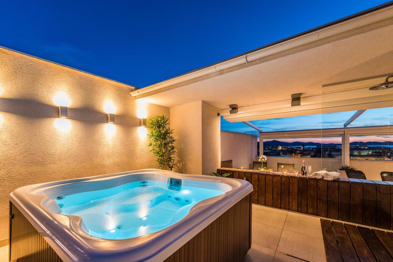 Penthouse With Roof Terrace With Jacuzzi Apartment ซาดาร์ ภายนอก รูปภาพ