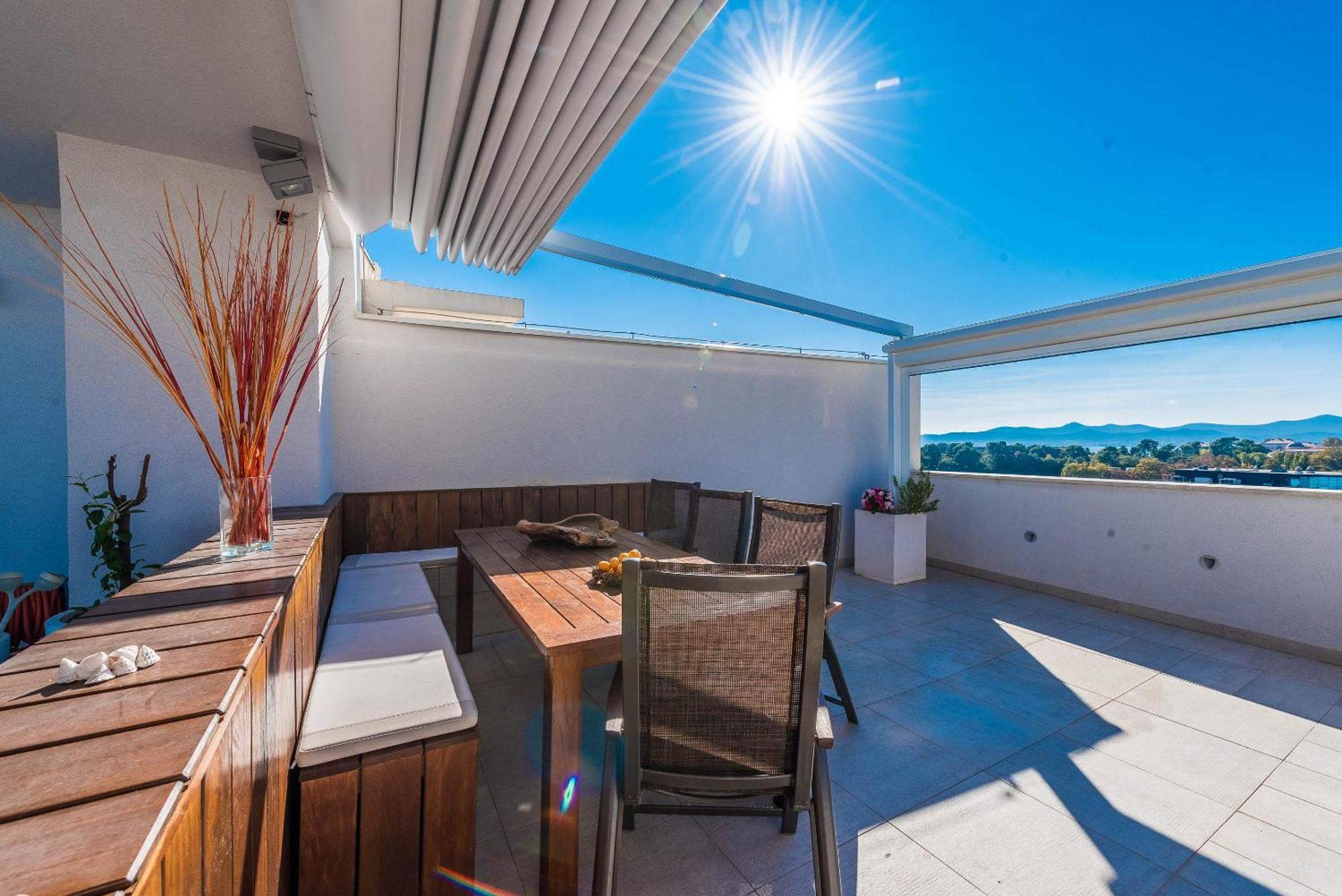 Penthouse With Roof Terrace With Jacuzzi Apartment ซาดาร์ ภายนอก รูปภาพ