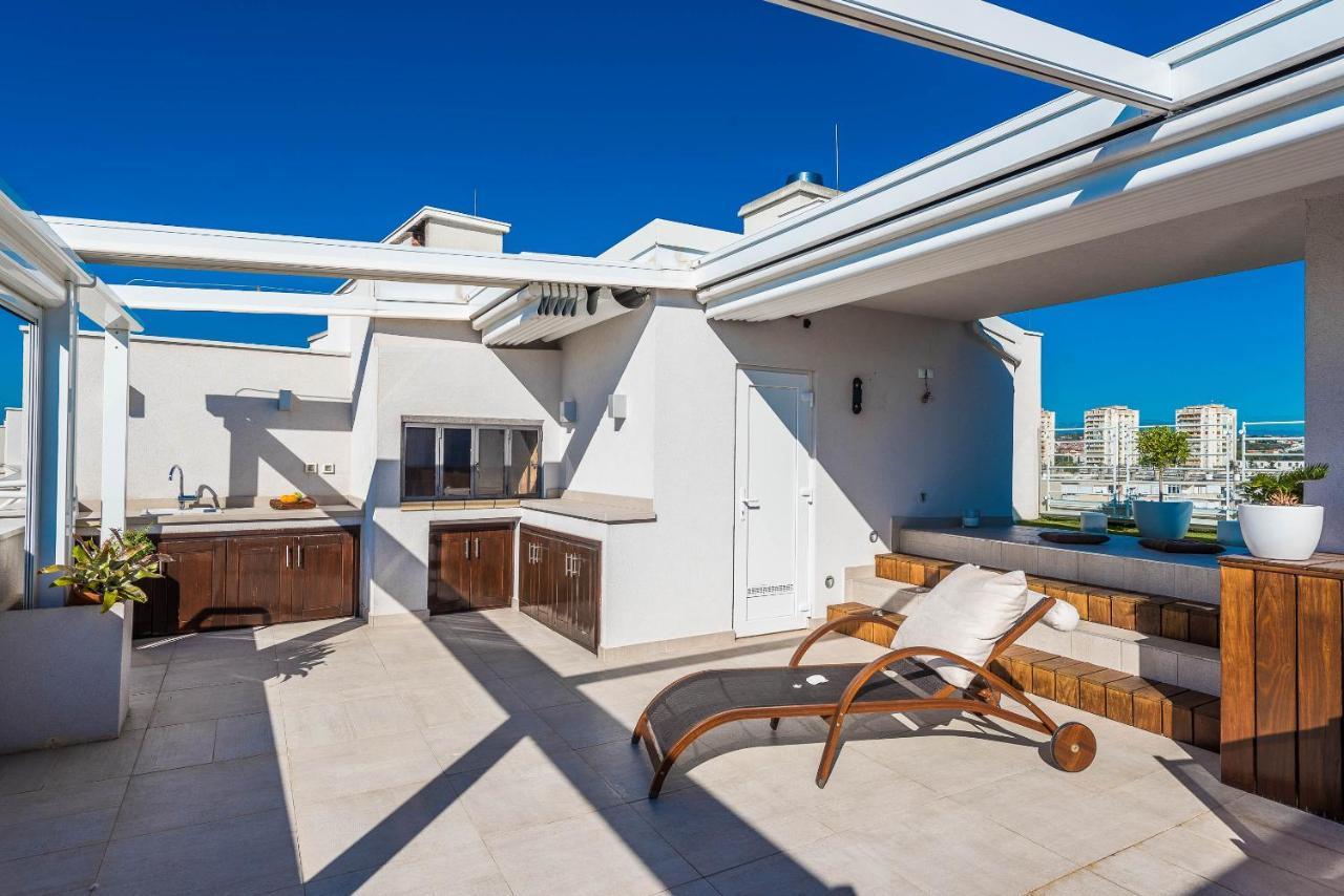 Penthouse With Roof Terrace With Jacuzzi Apartment ซาดาร์ ภายนอก รูปภาพ
